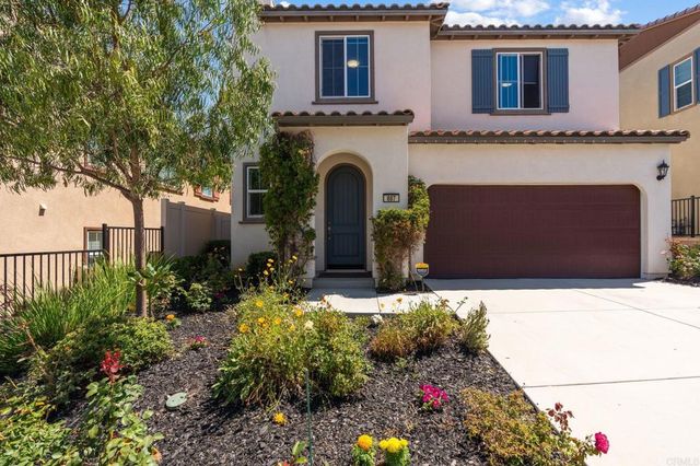 887 Brookdale Drive, Vista, CA 92081
