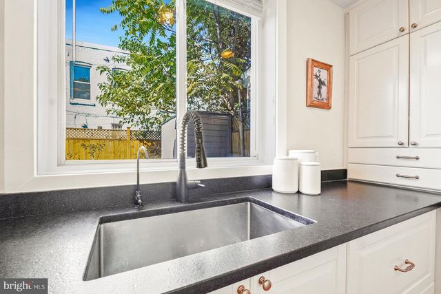 203 17TH ST SE, Washington, DC 20003