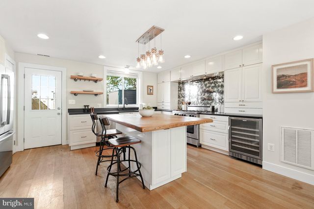203 17TH ST SE, Washington, DC 20003
