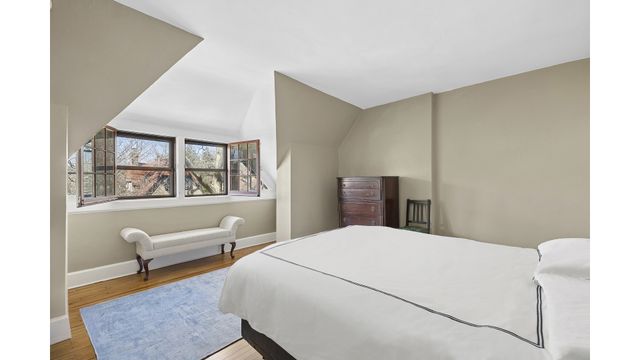 46 SLOCUM Crescent, New York City, NY 11375