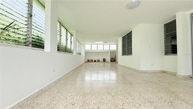 4-3 PASEO DE LA ALHAMBRA, Guaynabo, PR 00966