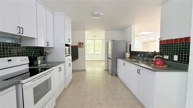 4-3 PASEO DE LA ALHAMBRA, Guaynabo, PR 00966