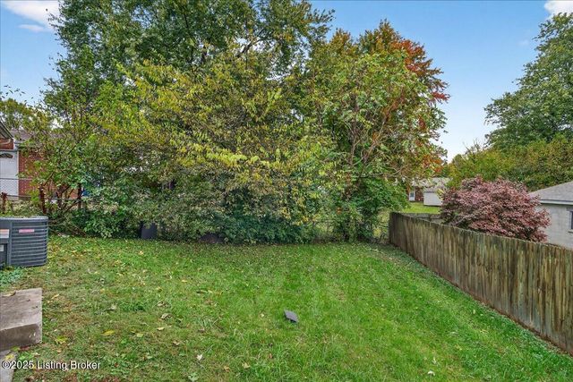 5704 Toebbe Ln, Louisville, KY 40229