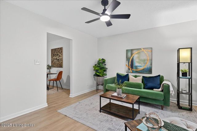 5704 Toebbe Ln, Louisville, KY 40229