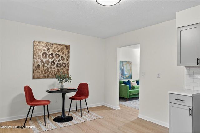 5704 Toebbe Ln, Louisville, KY 40229