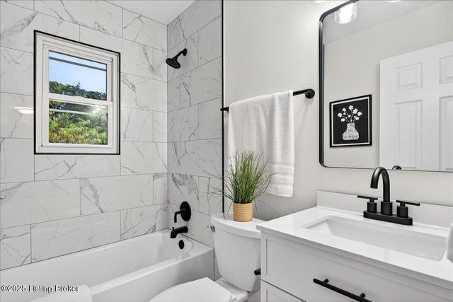 5704 Toebbe Ln, Louisville, KY 40229