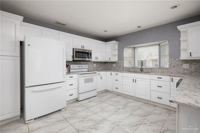1038 El Paseo Drive, Alamo, TX 78516