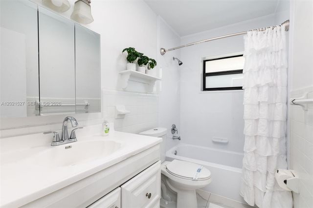 329 SE 12th Ave 1, Pompano Beach, FL 33060