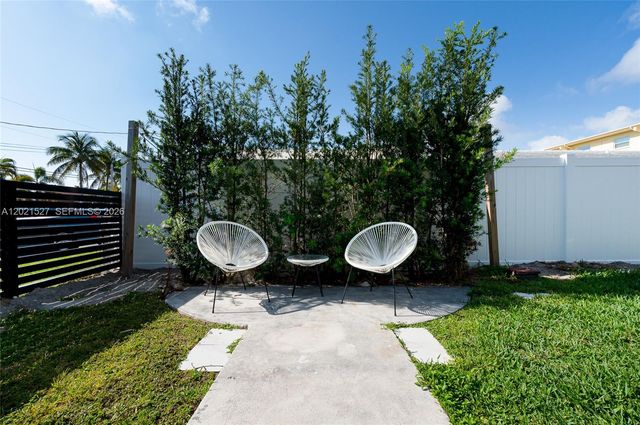 329 SE 12th Ave 1, Pompano Beach, FL 33060