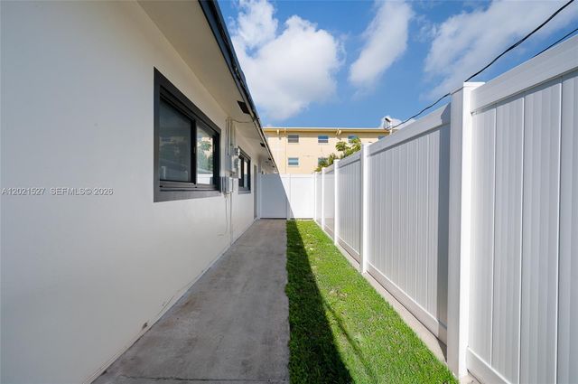 329 SE 12th Ave 1, Pompano Beach, FL 33060