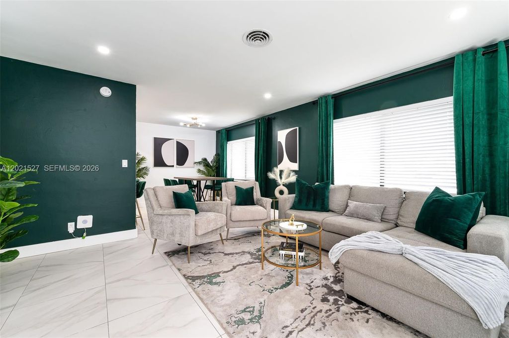 329 SE 12th Ave 1, Pompano Beach, FL 33060