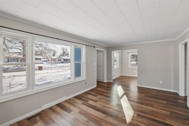 1527 Summer Street, Grinnell, IA 50112