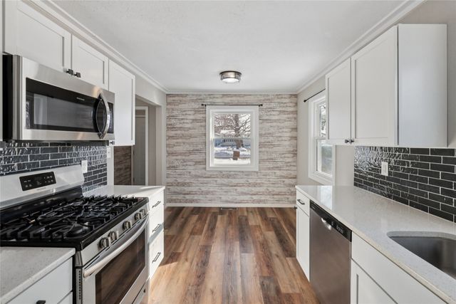 1527 Summer Street, Grinnell, IA 50112