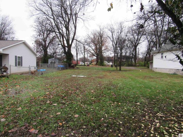 1109 Monroe St, Paducah, KY 42003