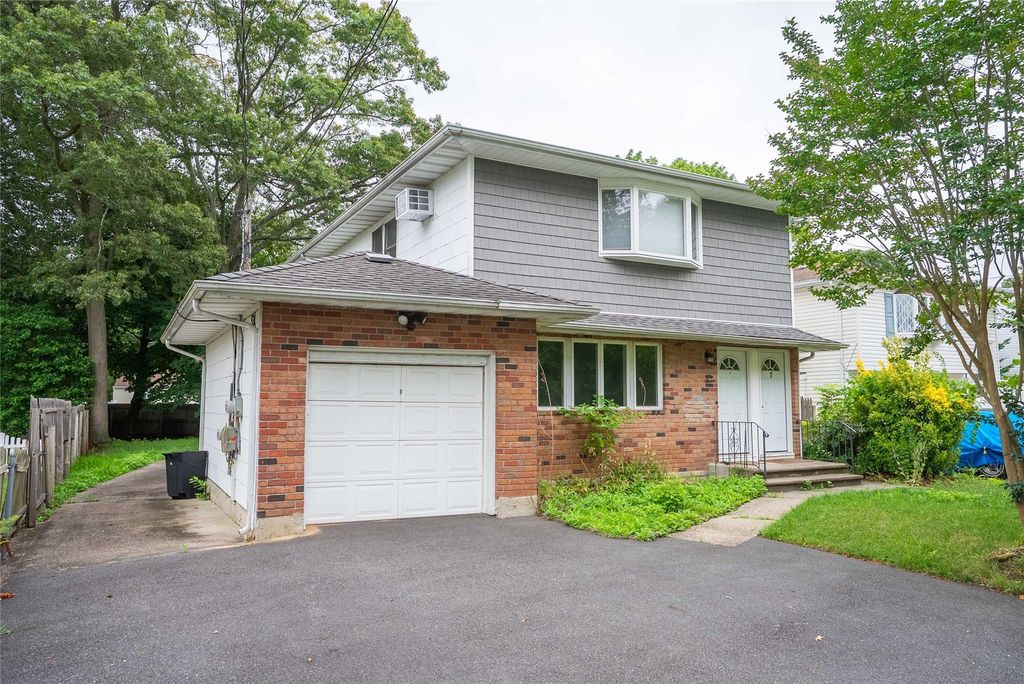 7 Miller Drive, Lake Grove, NY 11755