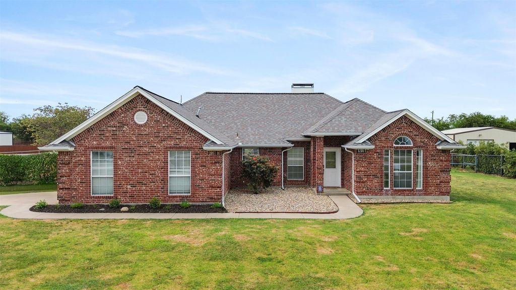 12061 Hill Country Circle, Ponder, TX 76259