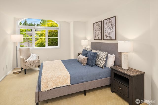 24416 SE 4th Place, Sammamish, WA 98074