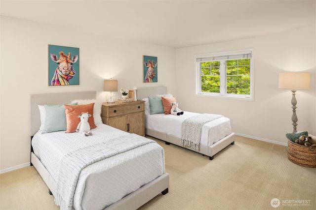 24416 SE 4th Place, Sammamish, WA 98074