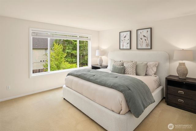 24416 SE 4th Place, Sammamish, WA 98074