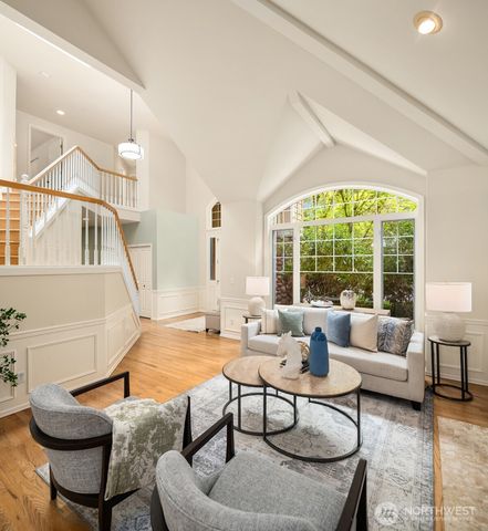 24416 SE 4th Place, Sammamish, WA 98074