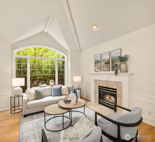 24416 SE 4th Place, Sammamish, WA 98074