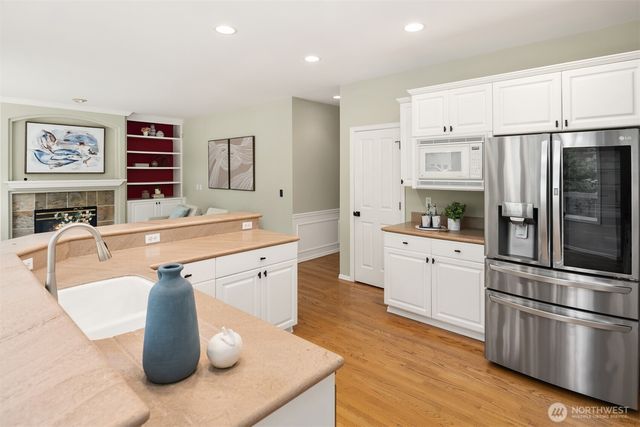 24416 SE 4th Place, Sammamish, WA 98074