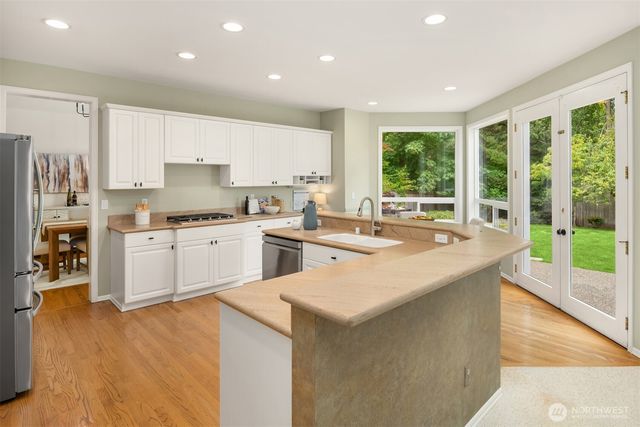 24416 SE 4th Place, Sammamish, WA 98074