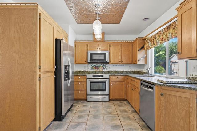 7940 Summerplace Dr, Citrus Heights, CA 95621
