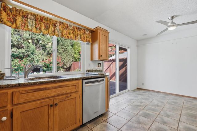 7940 Summerplace Dr, Citrus Heights, CA 95621