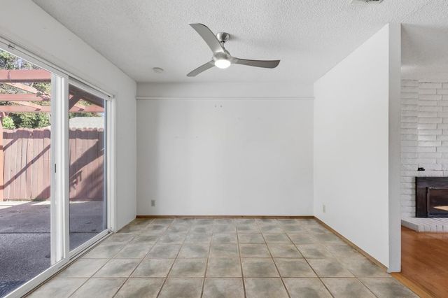 7940 Summerplace Dr, Citrus Heights, CA 95621