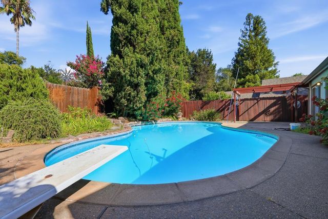 7940 Summerplace Dr, Citrus Heights, CA 95621