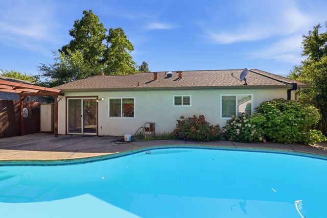 7940 Summerplace Dr, Citrus Heights, CA 95621