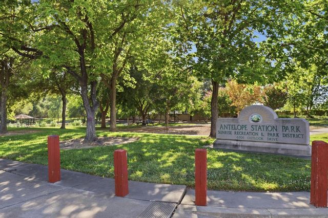 7940 Summerplace Dr, Citrus Heights, CA 95621