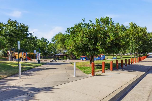 7940 Summerplace Dr, Citrus Heights, CA 95621