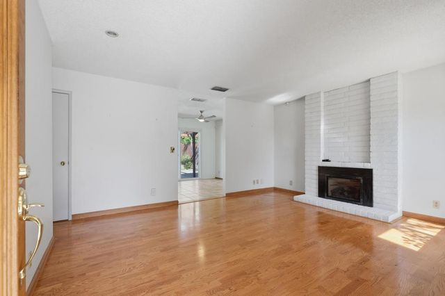 7940 Summerplace Dr, Citrus Heights, CA 95621