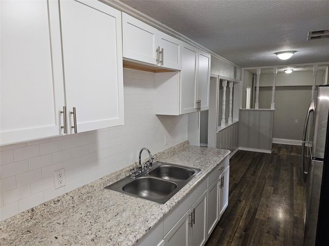 1909 2nd Avenue N, Texas City, TX 77590