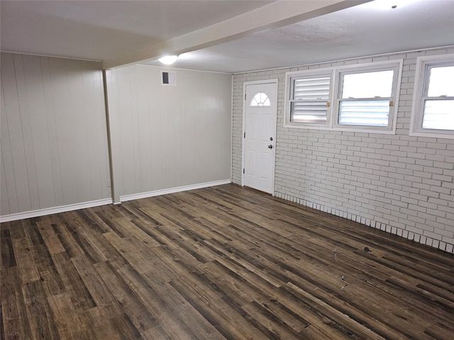 1909 2nd Avenue N, Texas City, TX 77590