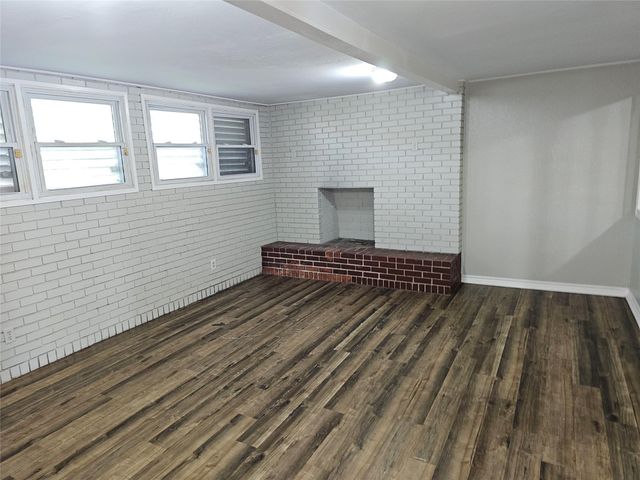 1909 2nd Avenue N, Texas City, TX 77590