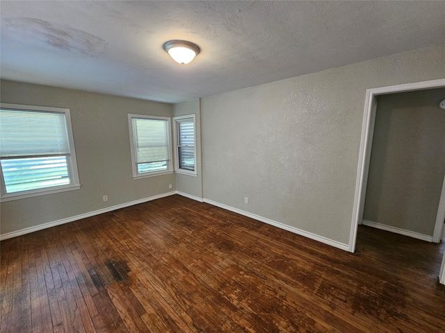 1909 2nd Avenue N, Texas City, TX 77590