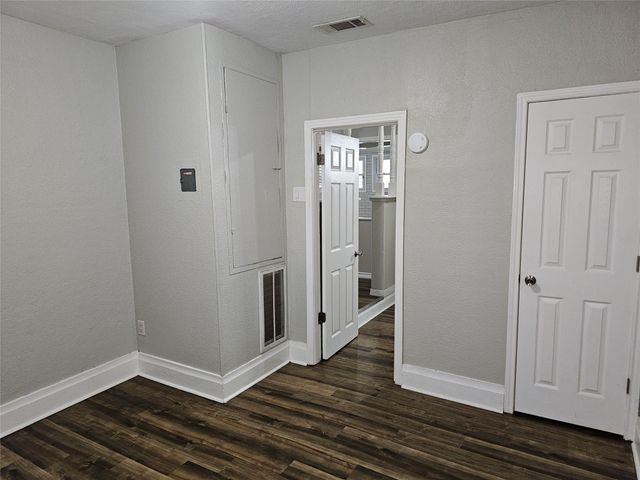 1909 2nd Avenue N, Texas City, TX 77590