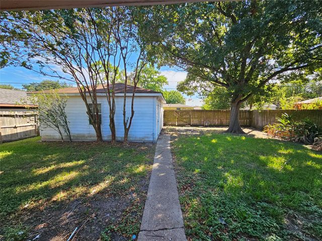 1909 2nd Avenue N, Texas City, TX 77590