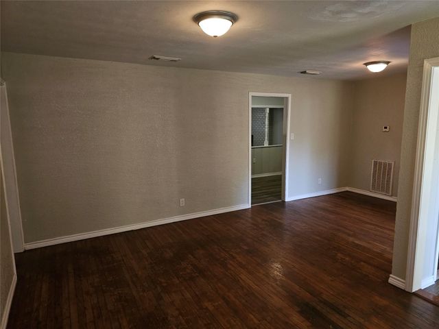 1909 2nd Avenue N, Texas City, TX 77590