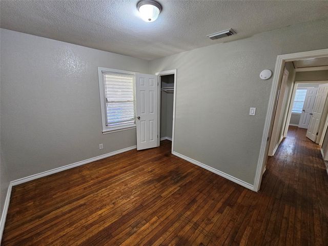 1909 2nd Avenue N, Texas City, TX 77590