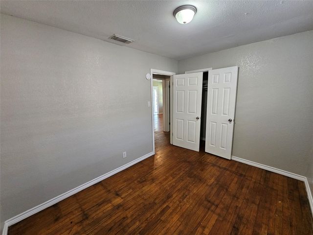 1909 2nd Avenue N, Texas City, TX 77590
