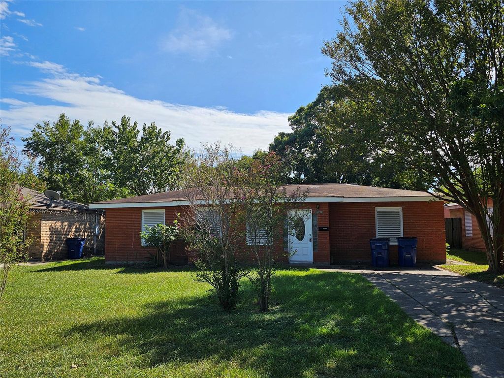 1909 2nd Avenue N, Texas City, TX 77590