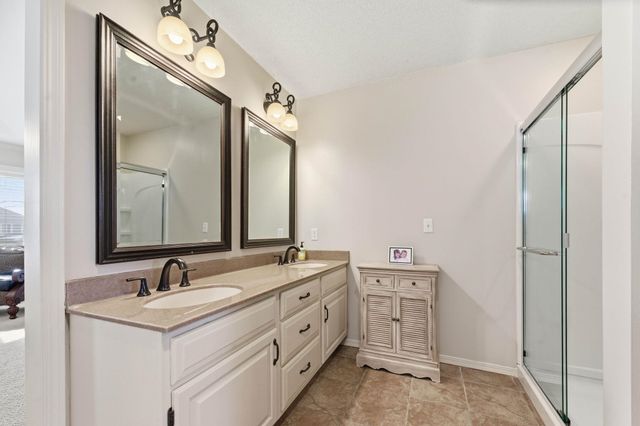 2532 N Fox Run Ct, Wichita, KS 67226