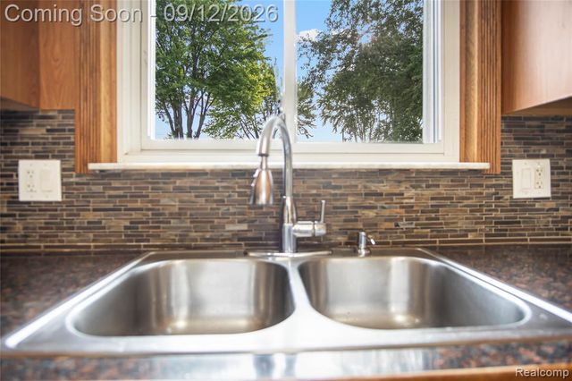 41654 Harvard Drive, Sterling Heights, MI 48313