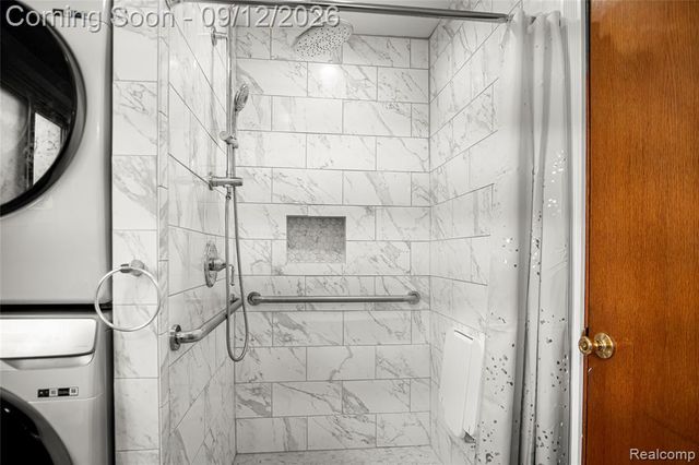 41654 Harvard Drive, Sterling Heights, MI 48313