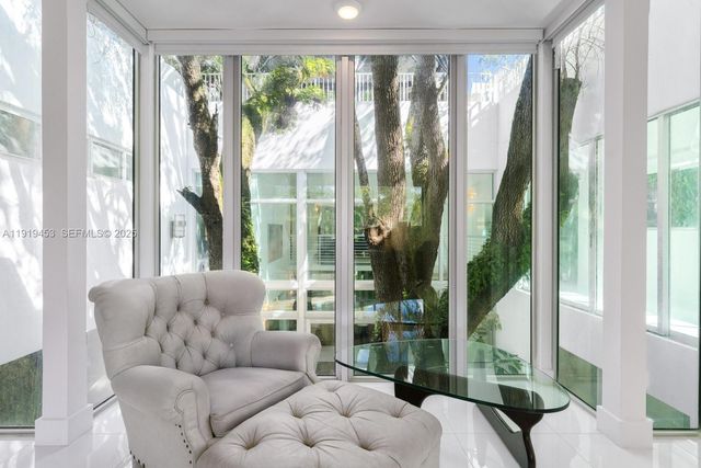 3861 Kumquat Ave, Miami, FL 33133