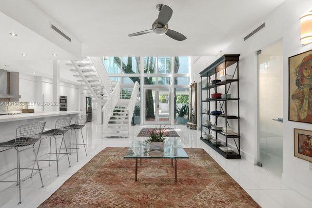 3861 Kumquat Ave, Miami, FL 33133